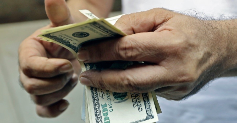 Suba del dólar tras la decisión de Economía de discontinuar la intervención | Economía