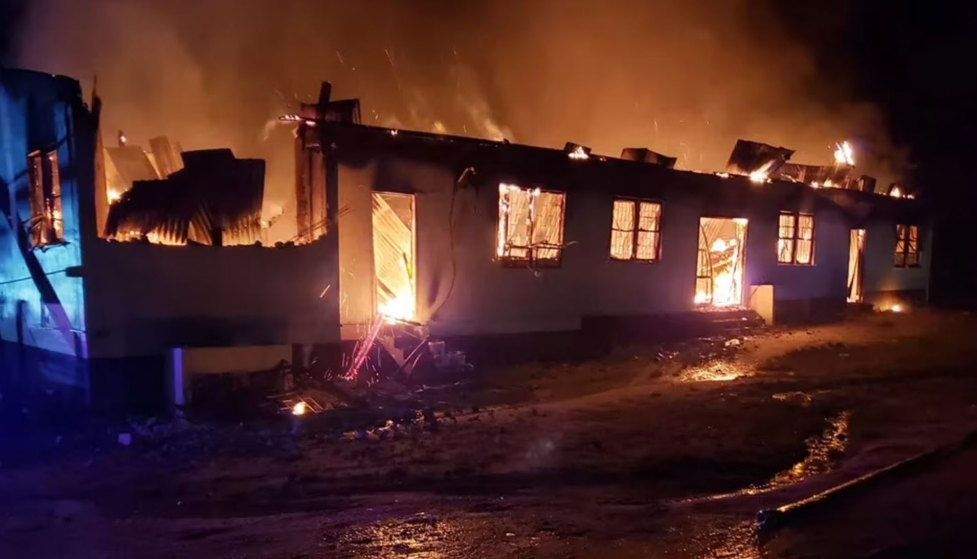 Horror en Guyana: murieron 19 estudiantes en un incendio intencional en una residencia escolar | Internacionales