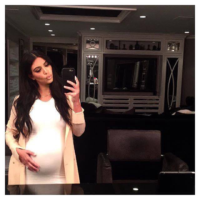 #EsViral La selfie de Kim Kardashian completamente desnuda y embarazada | Espectáculos