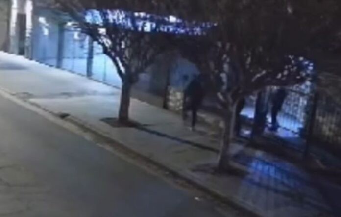 En un lapso de 8 días, asaltaron dos veces en la casa de una pareja de jubilados en Isidro Casanova | Actualidad