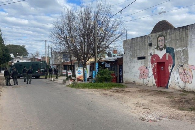 Rosario violenta: balearon a una mujer a metros de la capilla que ayer fue blanco de otro ataque | Actualidad