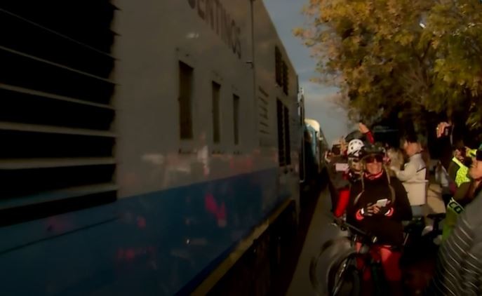 El primer servicio regular de tren de pasajeros llegó a Mendoza luego de 30 años | Actualidad