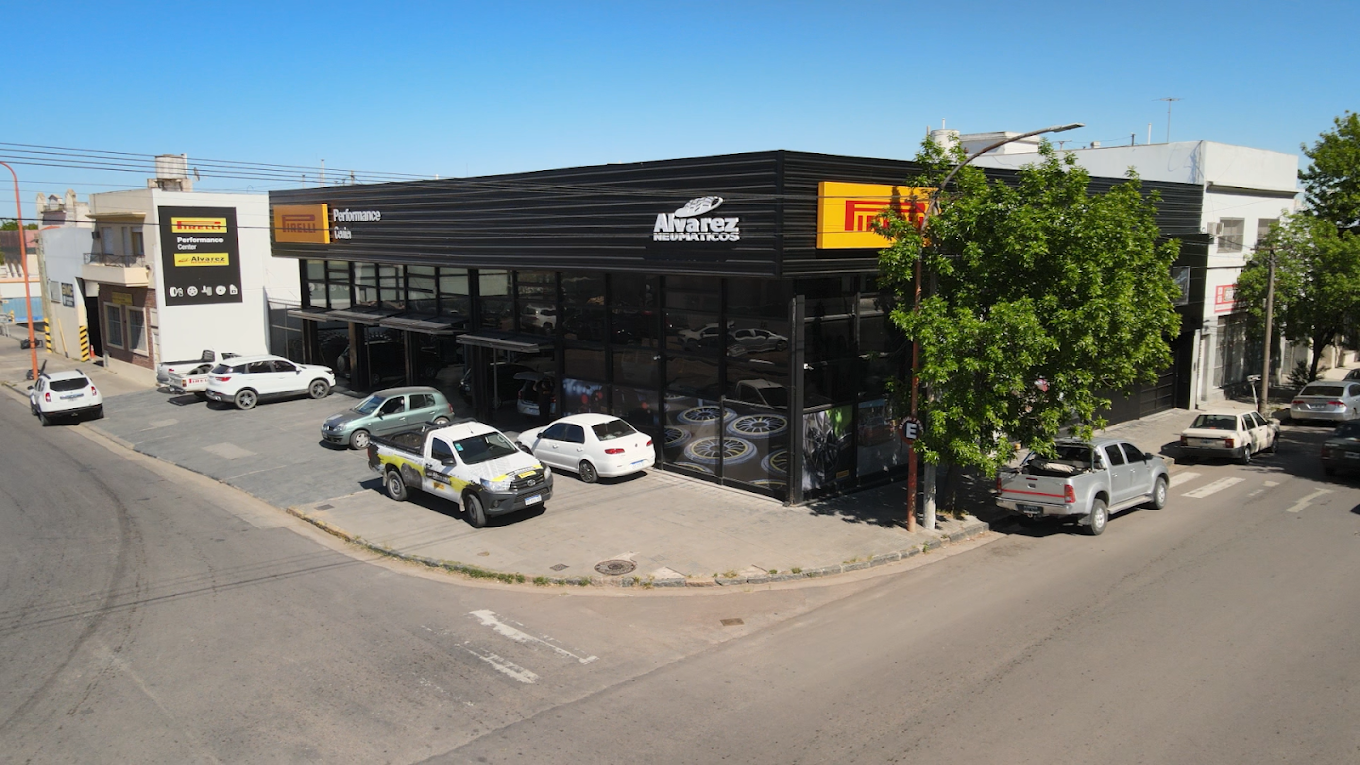 Grave accidente en un taller: un auto cayó sobre un operario | Actualidad