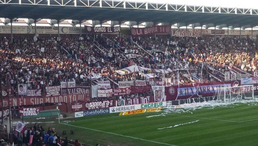 Barras de Lanús golpearon en la tribuna a los hinchas: el club y la AFA deberán indemnizarlos | Deportes