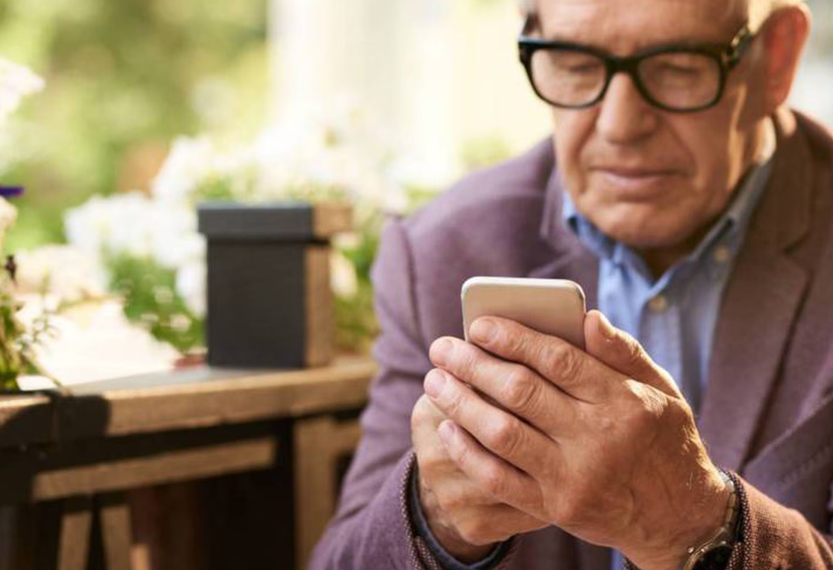 Lanzan una app con eventos y actividades para personas mayores de 60 años | Actualidad