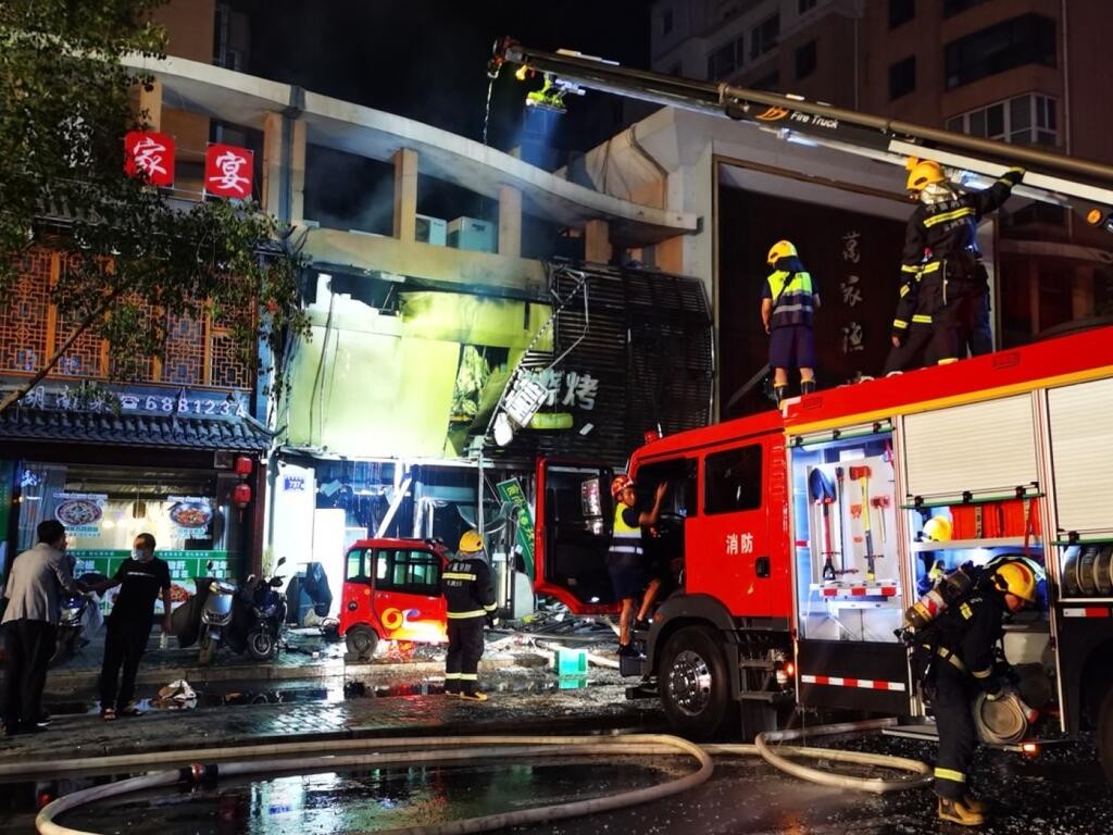 Cuatro detenidos por la explosión de un restaurante en China que mató a 31 personas | Internacionales