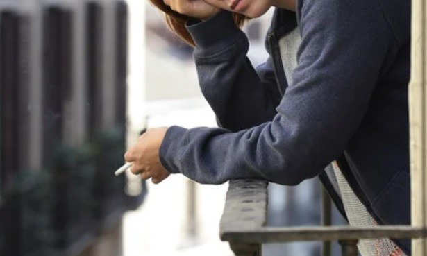 Rosario: fumaba en su balcón y fue herida por una esquirla de bala | Actualidad