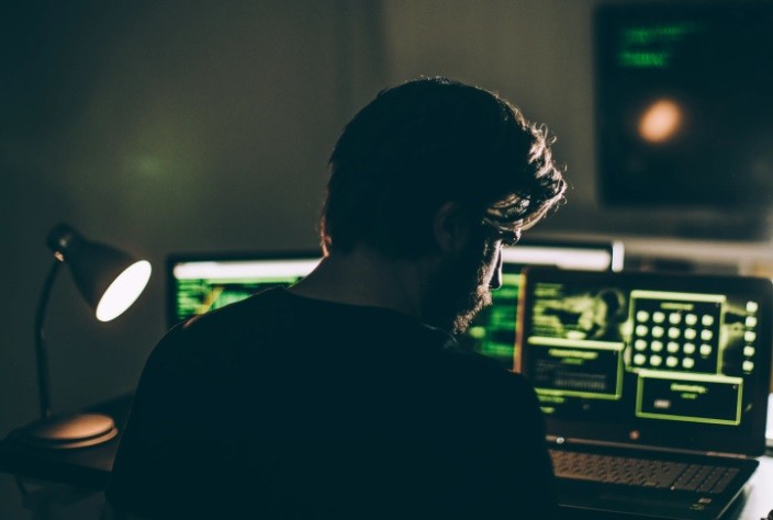 Denuncian el uso de inteligencia artificial para crear imágenes de abuso sexual Infantil y venderlas | Actualidad