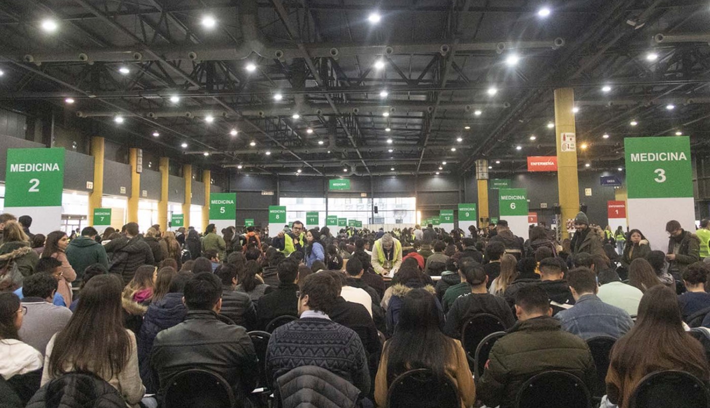 Más de 10.000 profesionales rindieron examen para el Sistema Nacional de Residencias en Salud | Actualidad