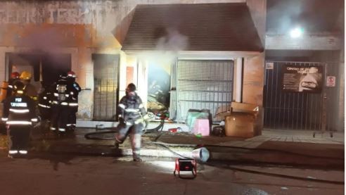 Pérdidas totales en un incendio intencional en un depósito del presidente de Unión de Santa Fe | Actualidad