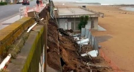 Se desmoronaron más de 60 metros de un murallón en el paseo costero de Mar del Plata | Actualidad