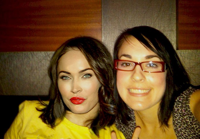 La artista que reemplaza a tu ex por famosos en las fotos | Curiosidades