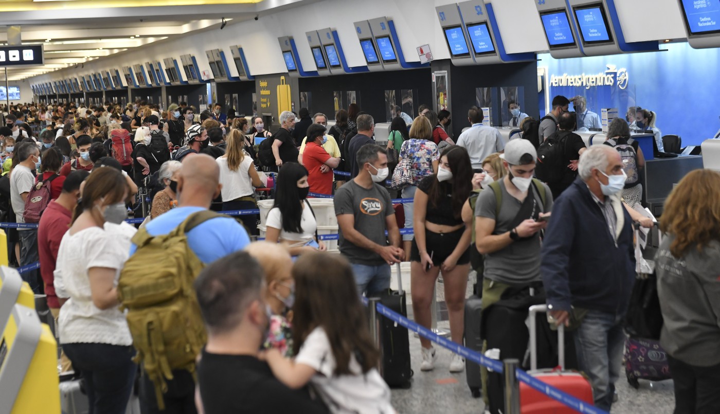 Tras el paro de maleteros, siguen las demoras en los vuelos de Aeroparque | Actualidad