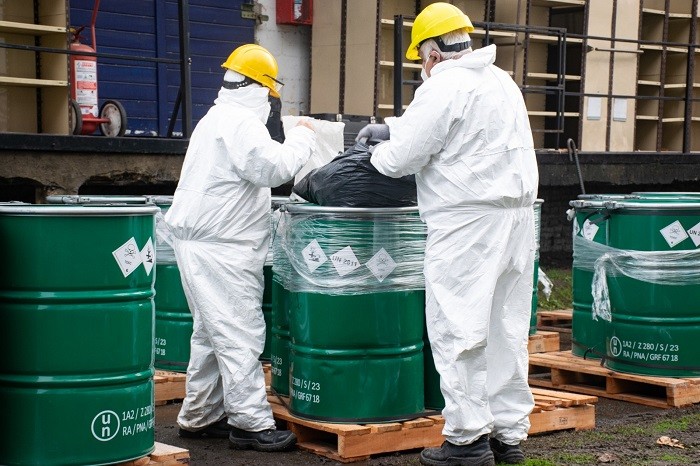 La Aduana detuvo la importación de 100 toneladas de residuos peligrosos de una empresa de neumáticos | Actualidad