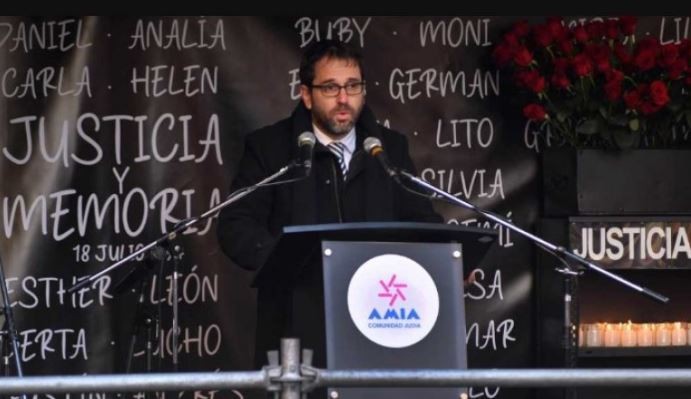 El presidente de la AMIA advirtió que "la democracia se eclipsa con 29 años de vergonzosa impunidad" en la investigación del atentado | Política