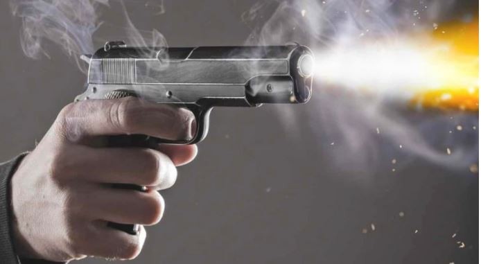 Le disparó a su agresor, falló el tiro y mató a una joven que iba en moto | Actualidad