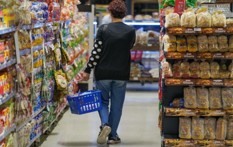 La canasta básica aumentó 6,7% en junio y una familia necesitó $232.427 para no caer en la pobreza | Economía