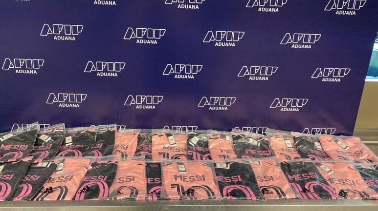 La Aduana advierte sobre "aluvión" de intentos de contrabando de camisetas de Messi del Inter de Miami | Actualidad