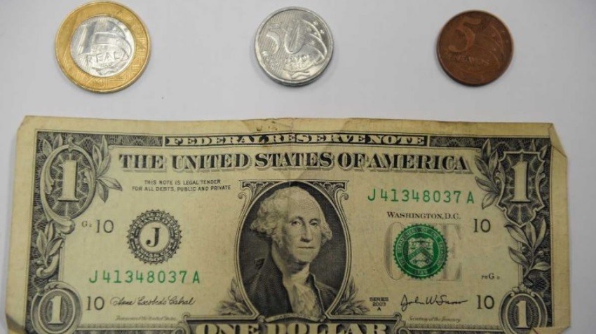 El dólar cotiza a la baja en Brasil y alcanzó el menor valor en 15 meses | Economía