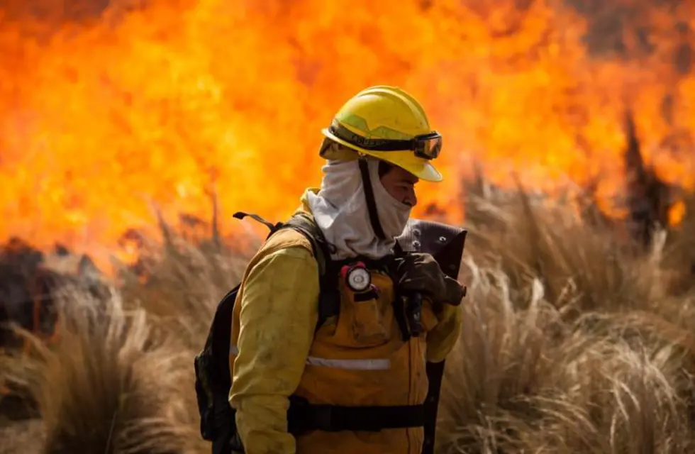 Le desvalijaron la casa a un bombero voluntario mientras luchaba contra el incendio en el cerro Uritorco | Actualidad