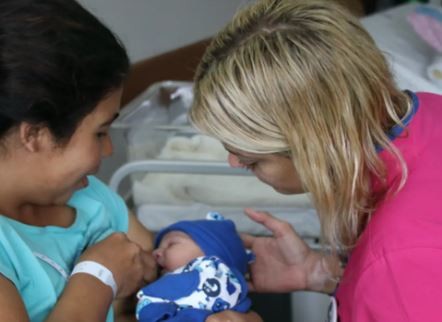 Puericultoras se concentran frente al Congreso para que se regularice su profesión | Actualidad