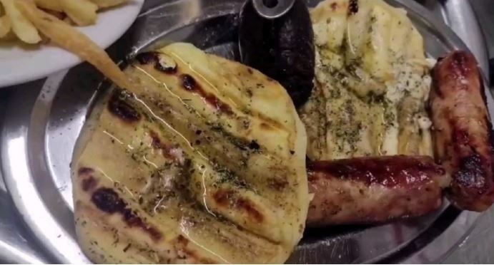 Una tiktoker chilena se sorprendió por lo barato que le salió una parrilla libre | Economía