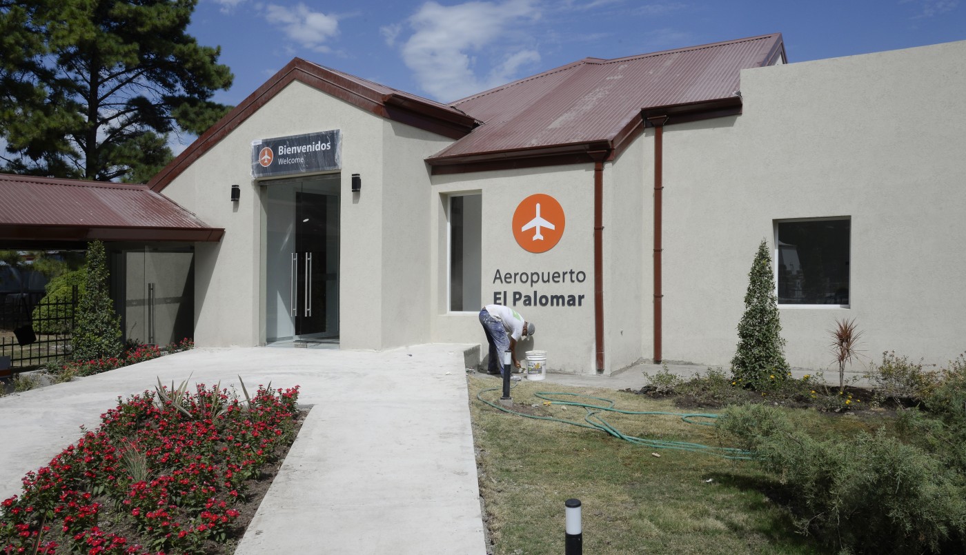 Una aerolínea low cost dice que no es necesario reabrir el aeropuerto de El Palomar | Política
