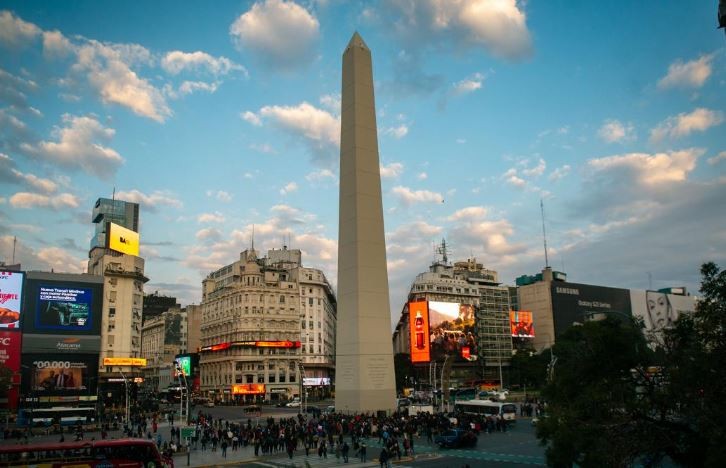 El streamer Spreen realizó una transmisión de 24 horas desde el Obelisco con fines benéficos | Espectáculos