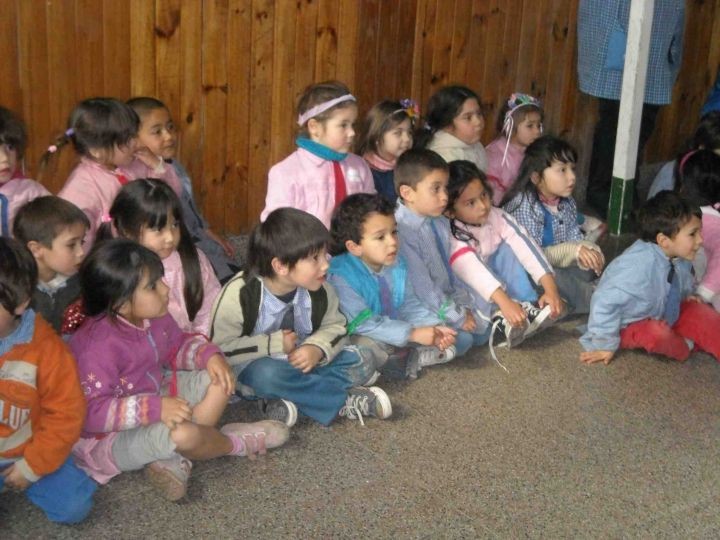 Campaña contra el grooming permite equiparse con tecnología a las escuelas de Patronato de la Infancia | Actualidad