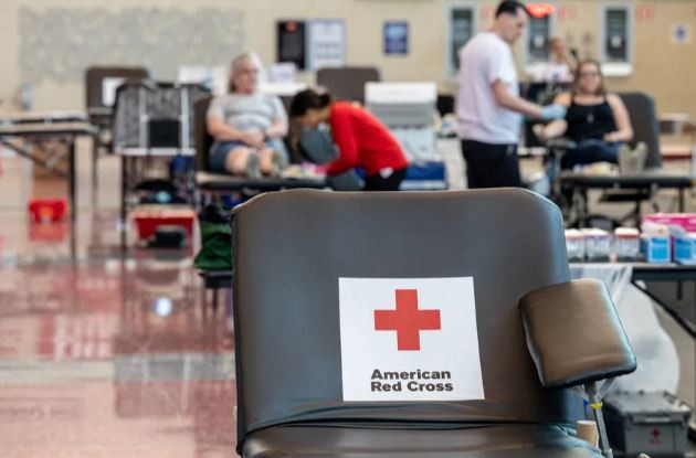 La Cruz Roja de EEUU levanta restricciones a gays y bisexuales para donar sangre | Internacionales