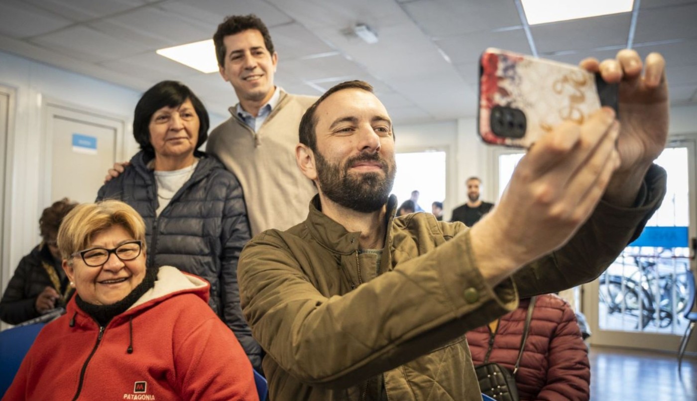 Wado de Pedro y Selci recorrieron Hurlingham: "Le dijimos basta a la desidia en salud pública" | Política