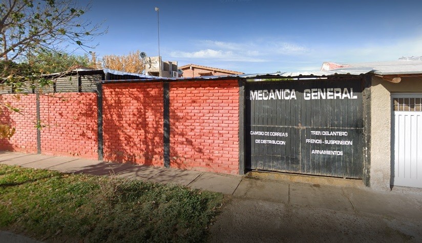 Tragedia en Mendoza: mecánico murió aplastado por un auto que reparaba | Actualidad