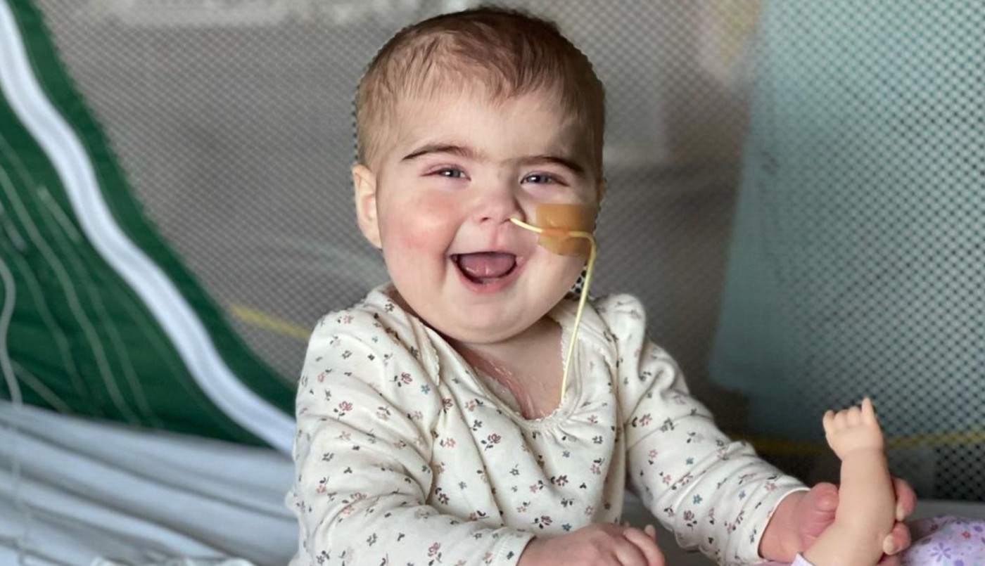 Su hija sufre leucemia y tiene solo 4 semanas para conseguir el medicamento para salvarla: "Es su única posibilidad" | Actualidad