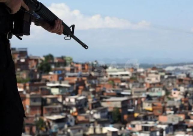 Río de Janeiro pagará US$ 1.000 a cada policía que confisque un fusil a narcos | Internacionales