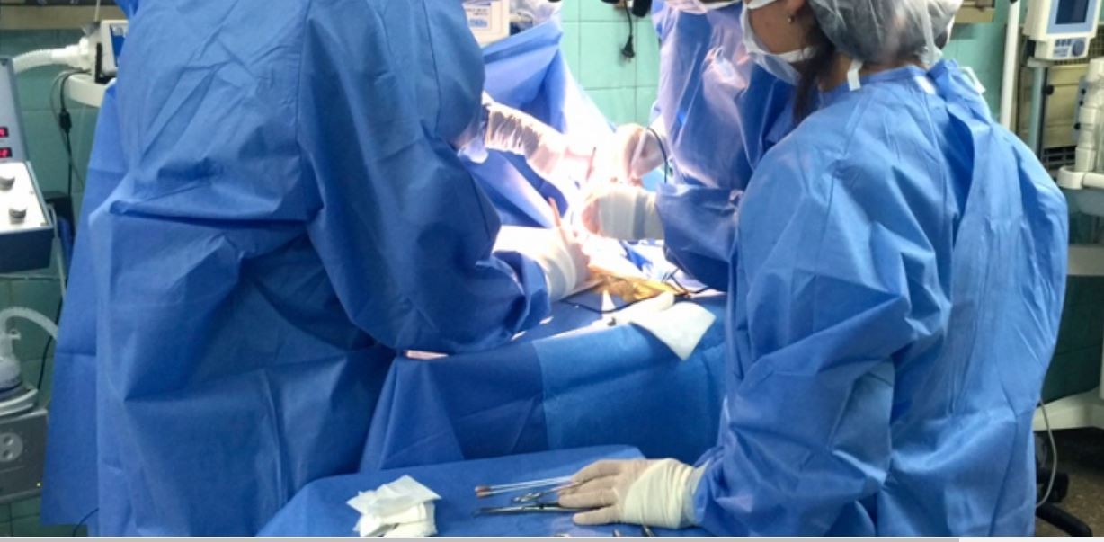 Inédito en Argentina: reconstruyen la mano derecha de un joven colocando 3 dedos de sus pies | Actualidad