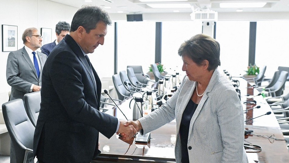 El FMI le reclamó al Gobierno otra suba de tarifas y contener el gasto en salarios públicos y jubilaciones | Economía