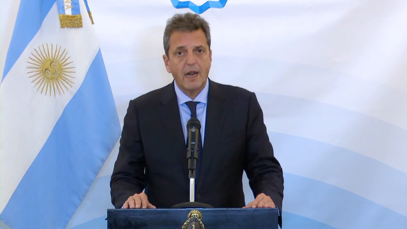 Expectativa por anuncios de Massa: suma fija a asalariados, bono a jubilados y suba en planes | Economía