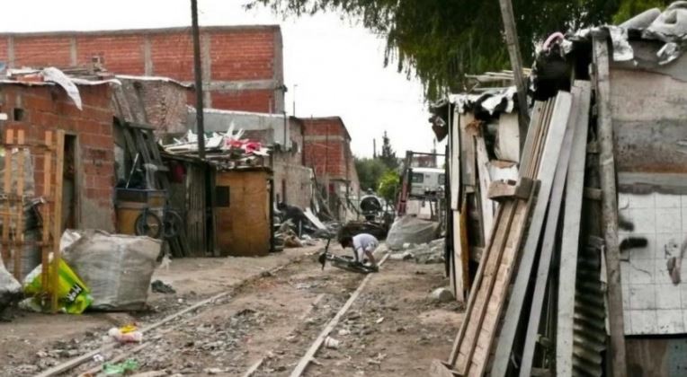 Cuatro de cada diez argentinos es pobre, según el último reporte de la UCA | Economía