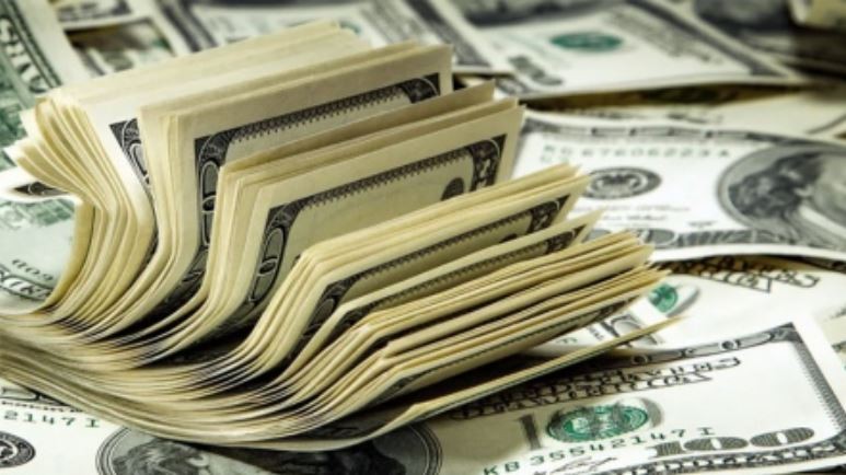 Fuerte baja del dólar blue en el cierre de la semana | Economía