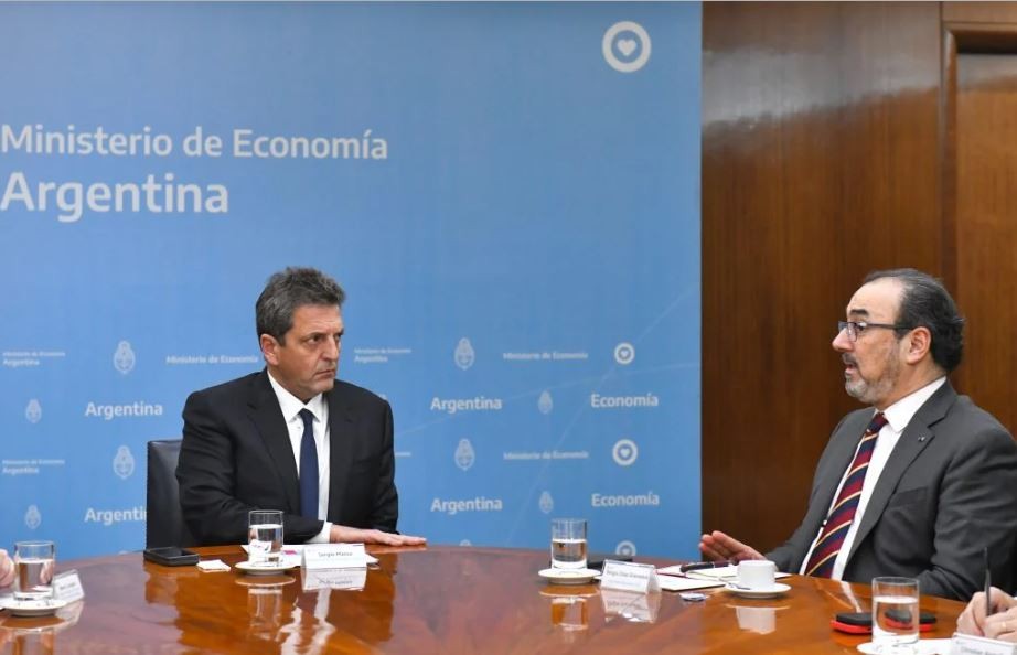 El Gobierno enviará al Congreso el proyecto que crea impuesto del 15% a multinacionales | Economía