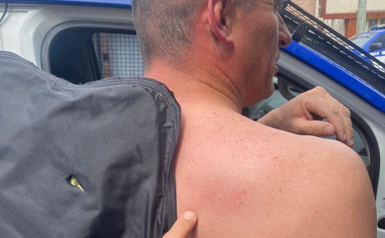 Balean al jefe de Infantería de la Policía de Córdoba: se salvó por el chaleco antibalas | Actualidad