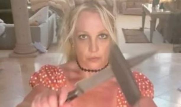 Preocupante video de Britney Spears bailando con cuchillos | Espectáculos