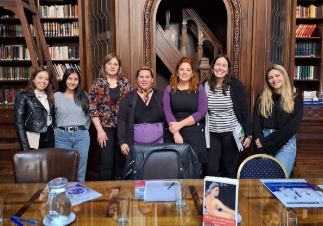 Tribu Violeta: Encuentro analiza la participación de las mujeres en la literatura, la política, el feminismo y la religión | Actualidad