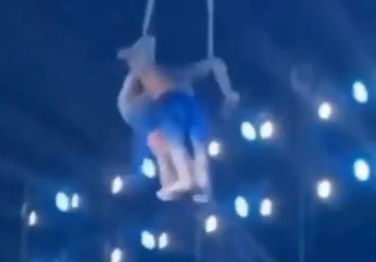 Dos trapecistas argentinos heridos tras caer en pleno show en circo de Brasil | Actualidad