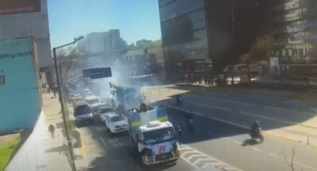 Hinchas de Boca apedrearon la sede del Ministerio Público Fiscal porteño antes del Superclásico | Actualidad