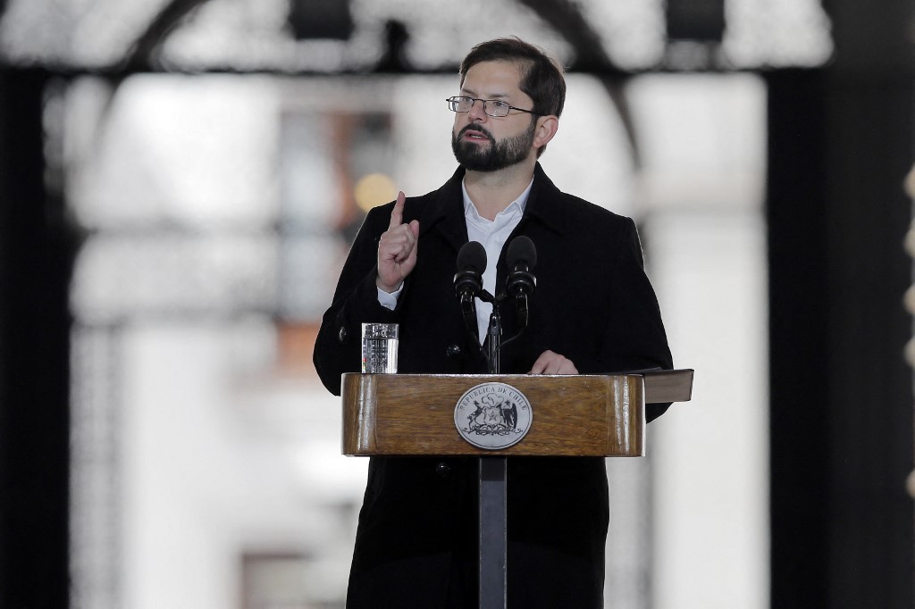 Boric estalló contra la FIFA: "Con el nombre de Chile no se juega" | Deportes