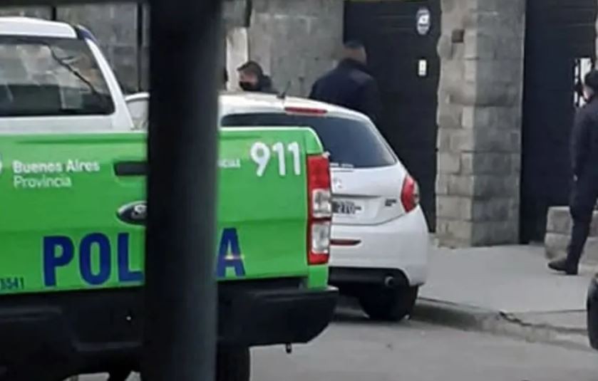 Robo y persecución en Castelar: ladrón se mató al arrojarse de un auto | Actualidad