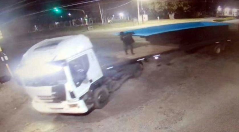 Fueron con un camión y le robaron la pileta a una familia | Actualidad