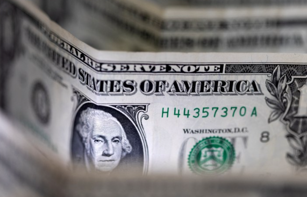 El dólar blue, por debajo de los mil pesos: cae $20 se vende a $980 | Economía