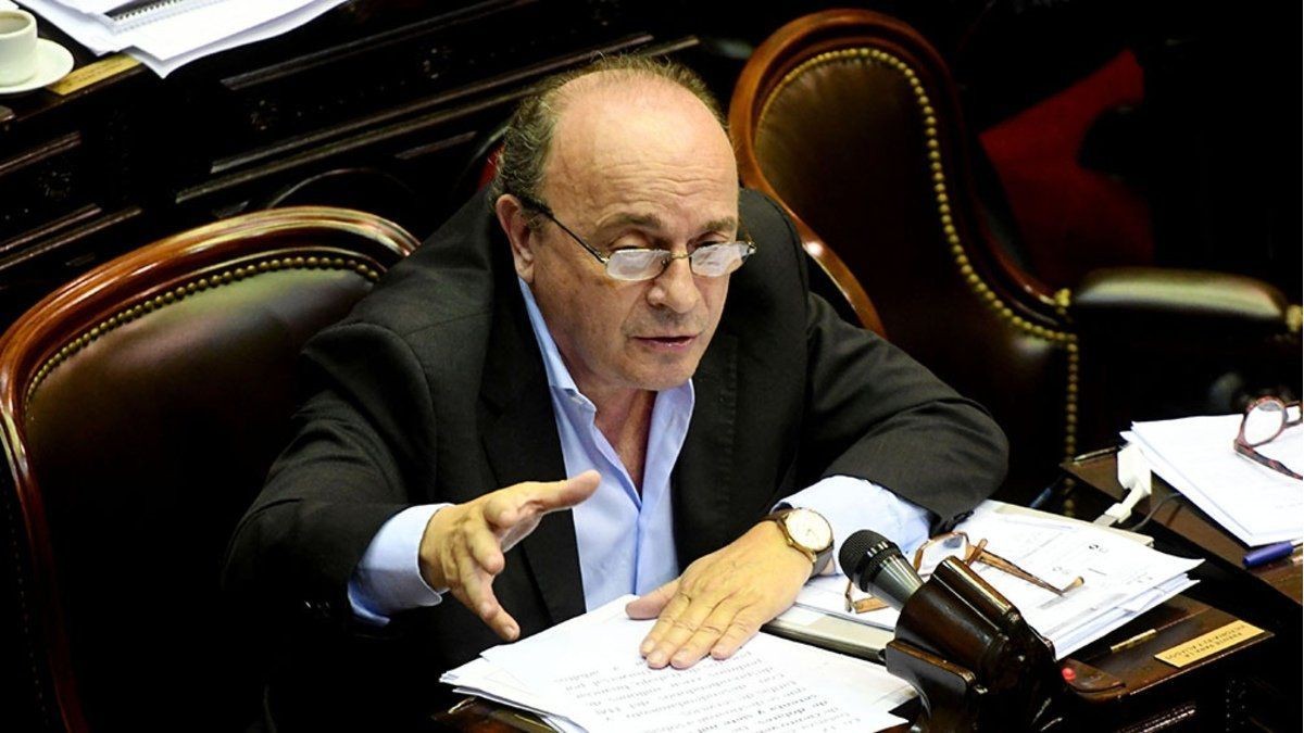 Moreau: “Ningún dirigente puede mantenerse neutral en una decisión entre democracia y fascismo” | Política